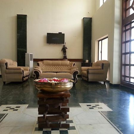 Paramount Inn Sriperumbudur Luaran gambar