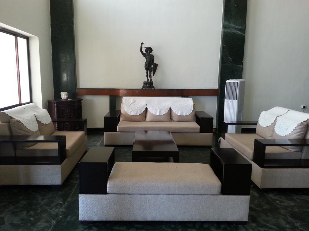 Paramount Inn Sriperumbudur Luaran gambar